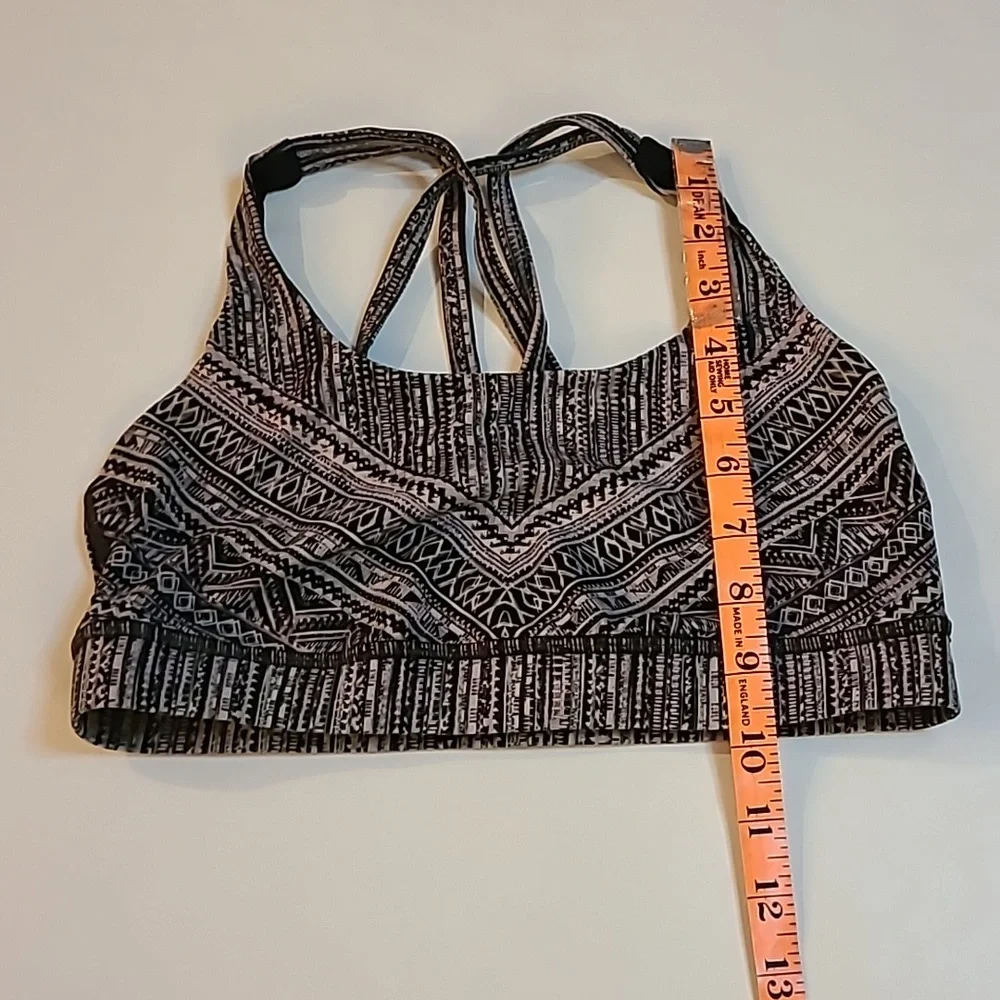 #323 LULULEMON Sports Bra size 6 T1027